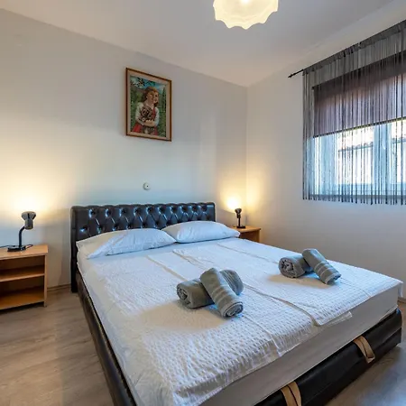 別荘 Maric, A Charming With A Beautiful Poolside Krapan