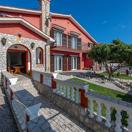 Maric, A Charming With A Beautiful Poolside * Krapan