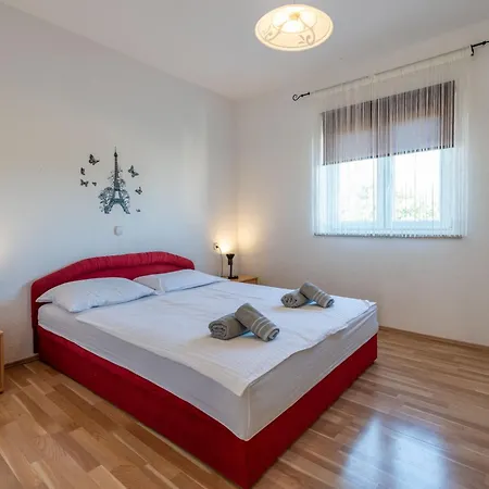 別荘 Maric, A Charming With A Beautiful Poolside *