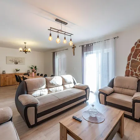 別荘 Maric, A Charming With A Beautiful Poolside