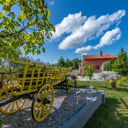 別荘 Maric, A Charming With A Beautiful Poolside *