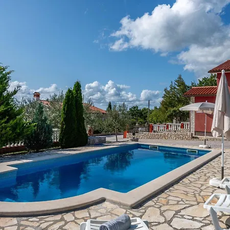 Maric, A Charming With A Beautiful Poolside * Krapan