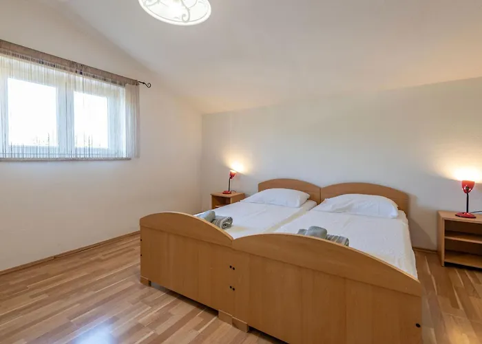 Maric, A Charming With A Beautiful Poolside