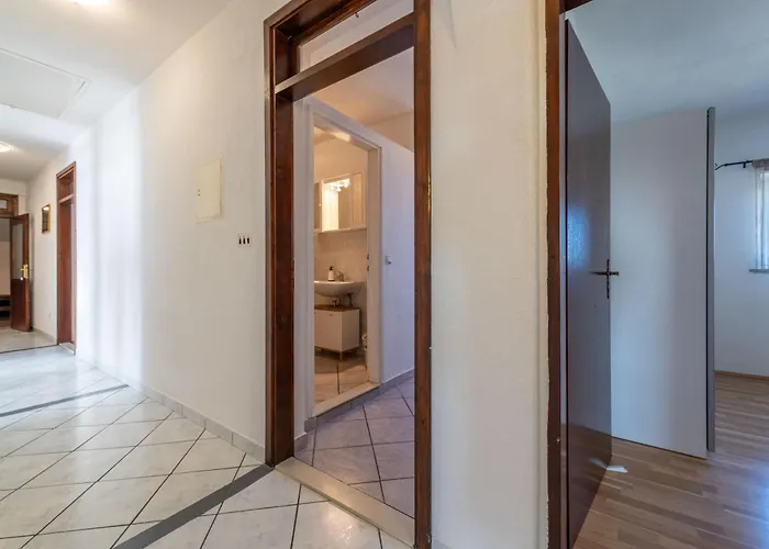 Vikendica Maric, A Charming With A Beautiful Poolside Krapan