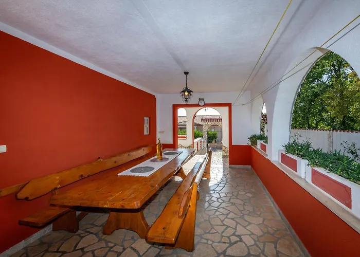 Vikendica Maric, A Charming With A Beautiful Poolside Krapan