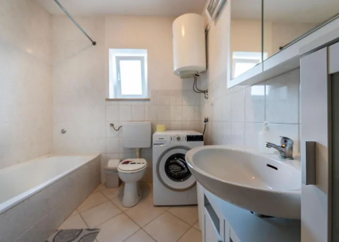 Maric, A Charming With A Beautiful Poolside *