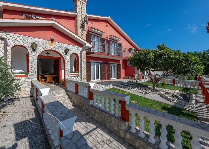 Maric, A Charming With A Beautiful Poolside * Krapan